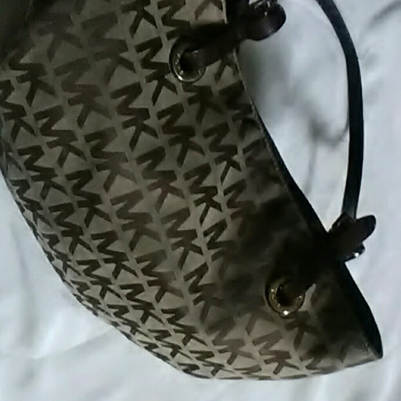 Michael Kors purse - Picture 4 of 4